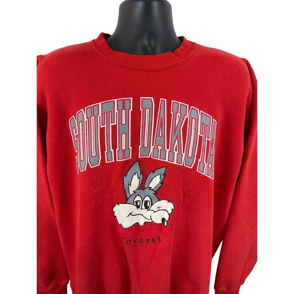 Vintage South Dakota Coyotes Crewneck Sweatshirt Red HL Miller Gold Size XL USA - Picture 6 of 11